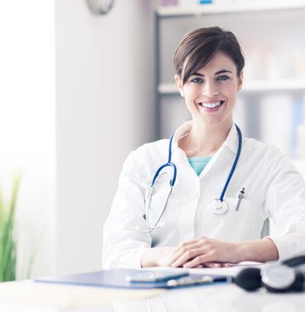 Vertretungsarzt: Warum ein Hinweisschild für Patienten so wichtig ist